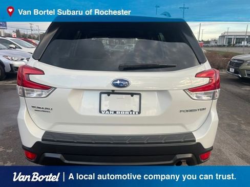 Certified 2022 Subaru Forester Premium image 4