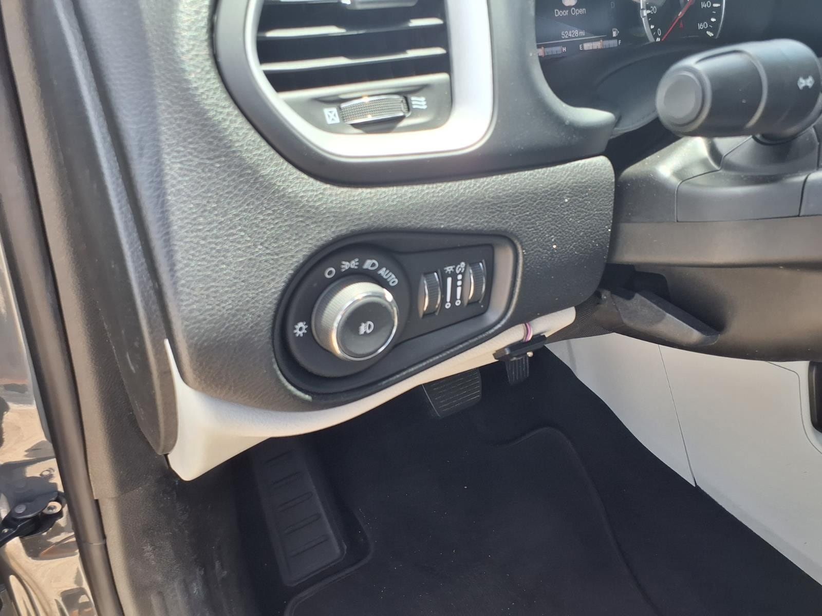 Used 2021 Jeep Renegade Latitude FWD image 15
