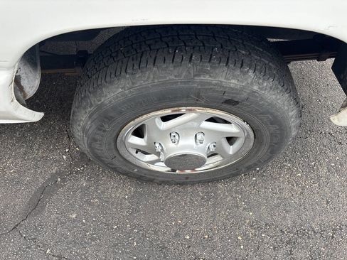 Used 2011 Ford E-150 and Econoline 150 Wagon w/ PWR Windows & Locks Group image 11