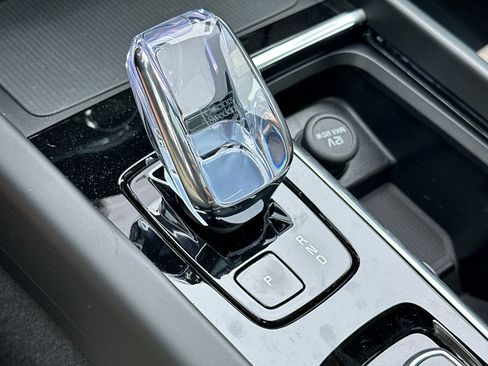 New 2026 Volvo XC60 B5 Plus w/ Climate Package AWD/4WD image 18