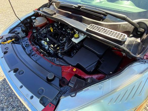 Used 2019 Ford Escape SEL image 5