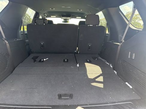 Used 2026 Chevrolet Tahoe LS RWD image 19