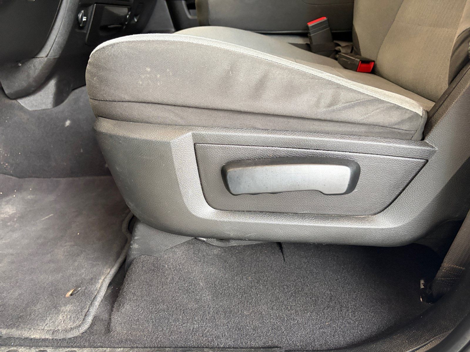 Used 2022 RAM 1500 Classic SLT w/ Electronics Group AWD/4WD image 13