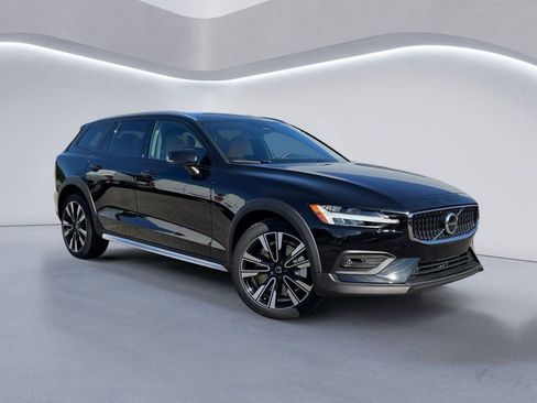 New 2026 Volvo V60 B5 Cross Country Ultra w/ Protection Package Premier image 2