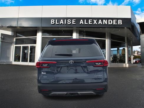 Used 2024 Toyota Grand Highlander Limited image 4