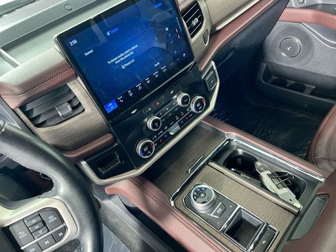Used 2024 Ford Expedition Max Limited image 23
