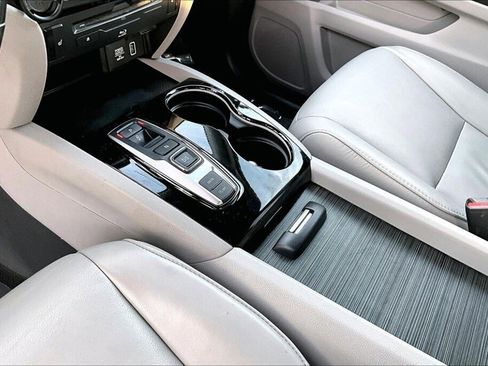 Used 2019 Honda Pilot Touring image 10