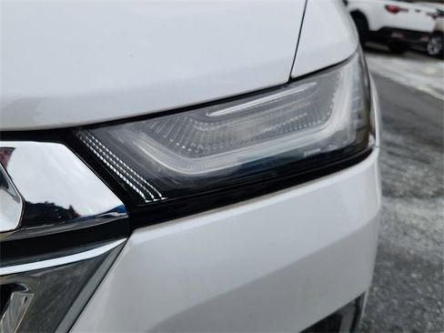 Certified 2023 Chevrolet Traverse LT image 9