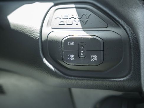 New 2026 RAM 2500 Laramie AWD/4WD image 30
