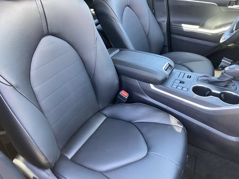 Certified 2026 Toyota Highlander XLE AWD/4WD image 16