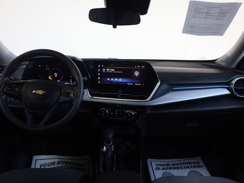 Used 2024 Chevrolet Trax LT FWD image 29