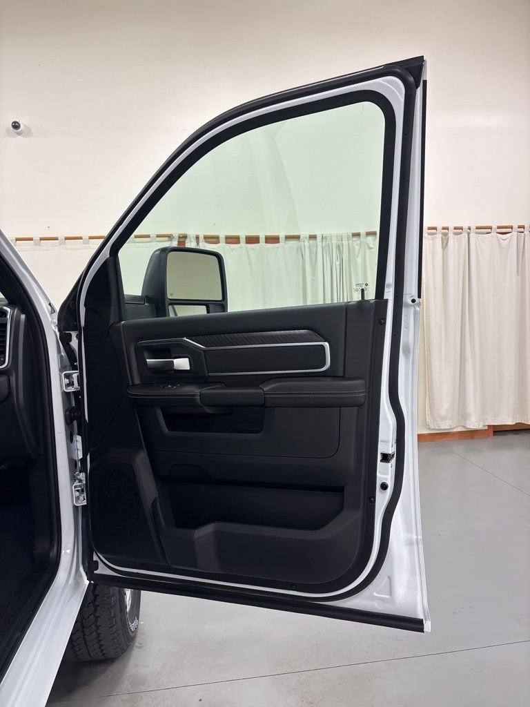 New 2026 RAM 2500 Big Horn AWD/4WD image 22