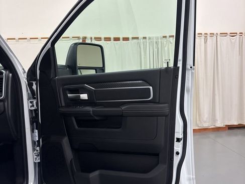 New 2026 RAM 2500 Big Horn AWD/4WD image 22