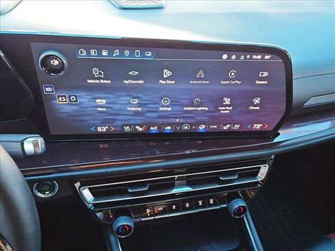 Used 2025 Chevrolet Traverse RS image 15