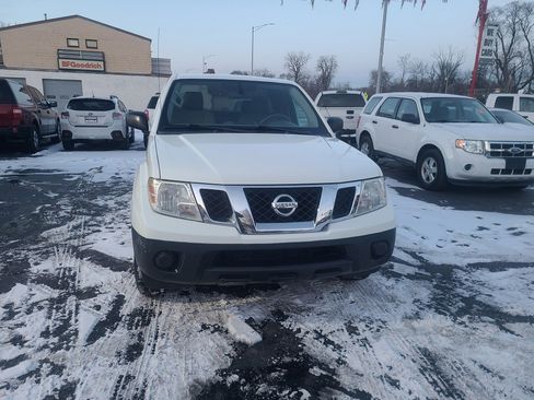 Used 2018 Nissan Frontier S image 1