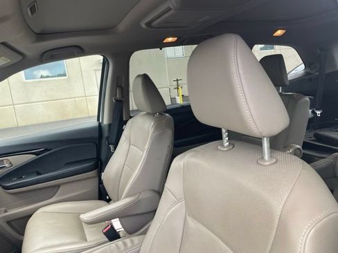 Used 2018 Honda Pilot Elite image 5