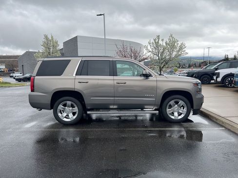 Used 2017 Chevrolet Tahoe LT w/ LT Signature Package image 3