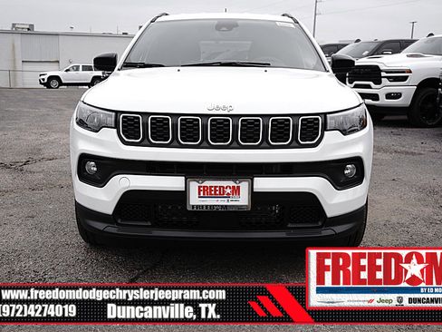 New 2026 Jeep Compass Latitude image 8