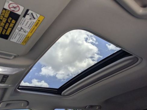 Used 2021 Toyota RAV4 XLE Premium FWD image 24