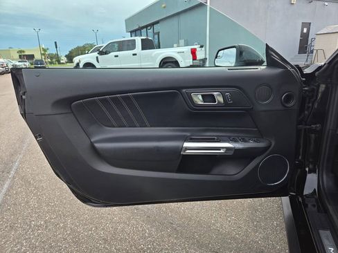 Used 2018 Ford Mustang Premium image 19