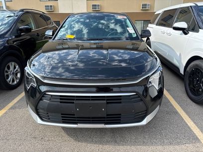 Used 2025 Kia Niro LX