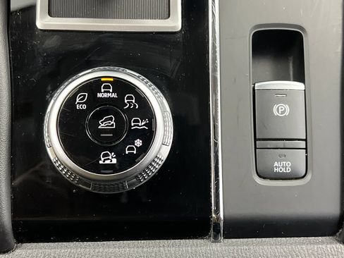 Used 2024 Mitsubishi Outlander SE AWD/4WD image 58