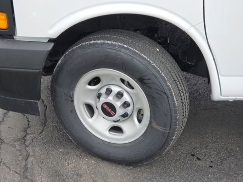 New 2026 GMC Savana 2500 w/ Enhanced Convenience Package RWD image 18