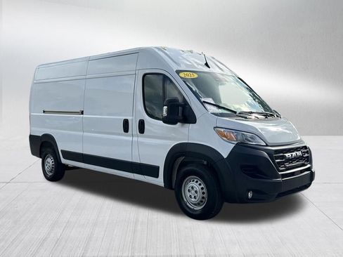Used 2025 RAM ProMaster 2500 w/ Convenience Group FWD image 4