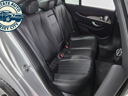 Used 2018 Mercedes-Benz E 300 4MATIC w/ Premium 3 Package (Q03) image 35