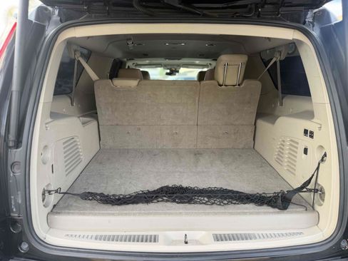 Used 2020 Cadillac Escalade ESV Luxury AWD/4WD image 13