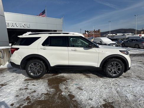 New 2026 Ford Explorer Active w/ Active Comfort Package image 8