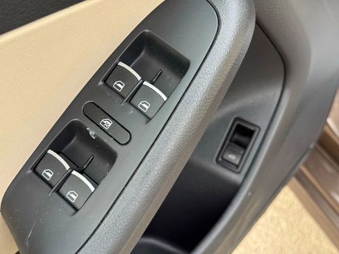 Used 2015 Volkswagen Jetta SE image 18