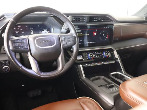 Used 2025 GMC Sierra 3500 Denali Ultimate AWD/4WD image 2