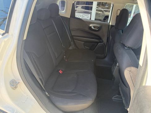 Used 2018 Jeep Compass Sport w/ Tech Group FWD image 7