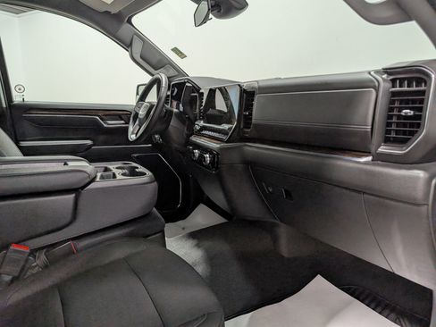 Used 2024 GMC Sierra 1500 SLE w/ Preferred Package image 19