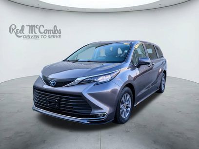 Used 2022 Toyota Sienna XLE