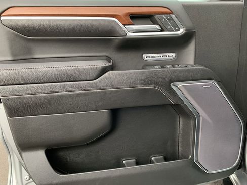 Used 2023 GMC Sierra 1500 Denali image 17