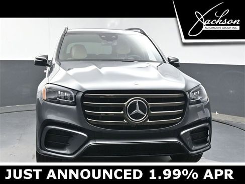 Used 2025 Mercedes-Benz GLS 450 4MATIC image 3