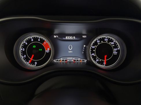 Used 2019 Jeep Cherokee Trailhawk image 26