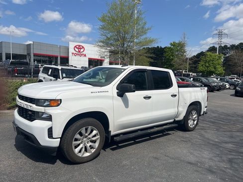 Used 2022 Chevrolet Silverado 1500 Custom image 2