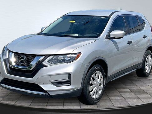 Used 2020 Nissan Rogue S FWD image 12