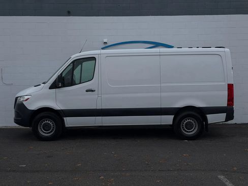 Used 2019 Mercedes-Benz Sprinter 2500 image 3
