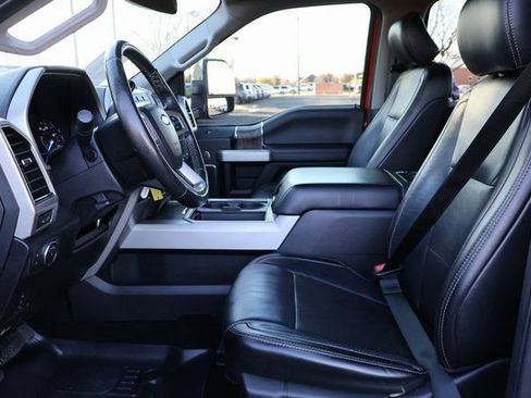 Used 2019 Ford F250 Lariat w/ Chrome Package image 30