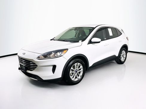 Used 2020 Ford Escape SE FWD image 3