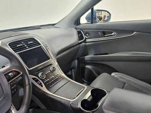 Used 2019 Lincoln Nautilus Reserve image 19