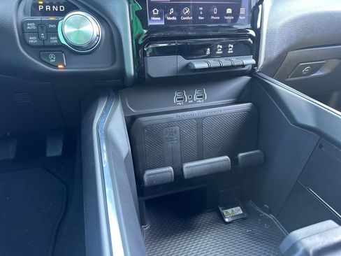 Used 2025 RAM 1500 Laramie AWD/4WD image 55