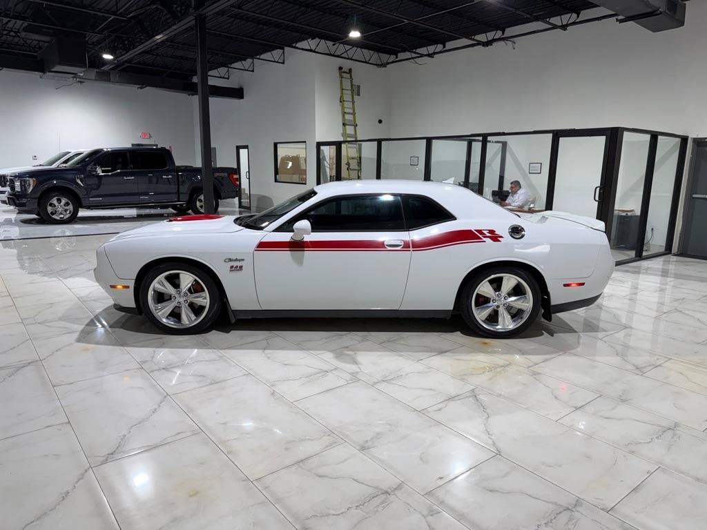 Used 2016 Dodge Challenger R/T Plus RWD image 9
