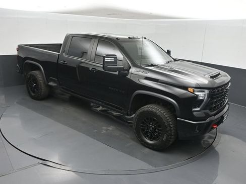 Used 2024 Chevrolet Silverado 2500 ZR2 w/ Technology Package AWD/4WD image 43