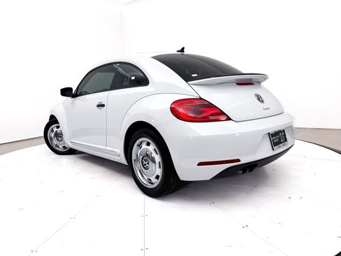 Used 2016 Volkswagen Beetle 1.8T Classic FWD image 2