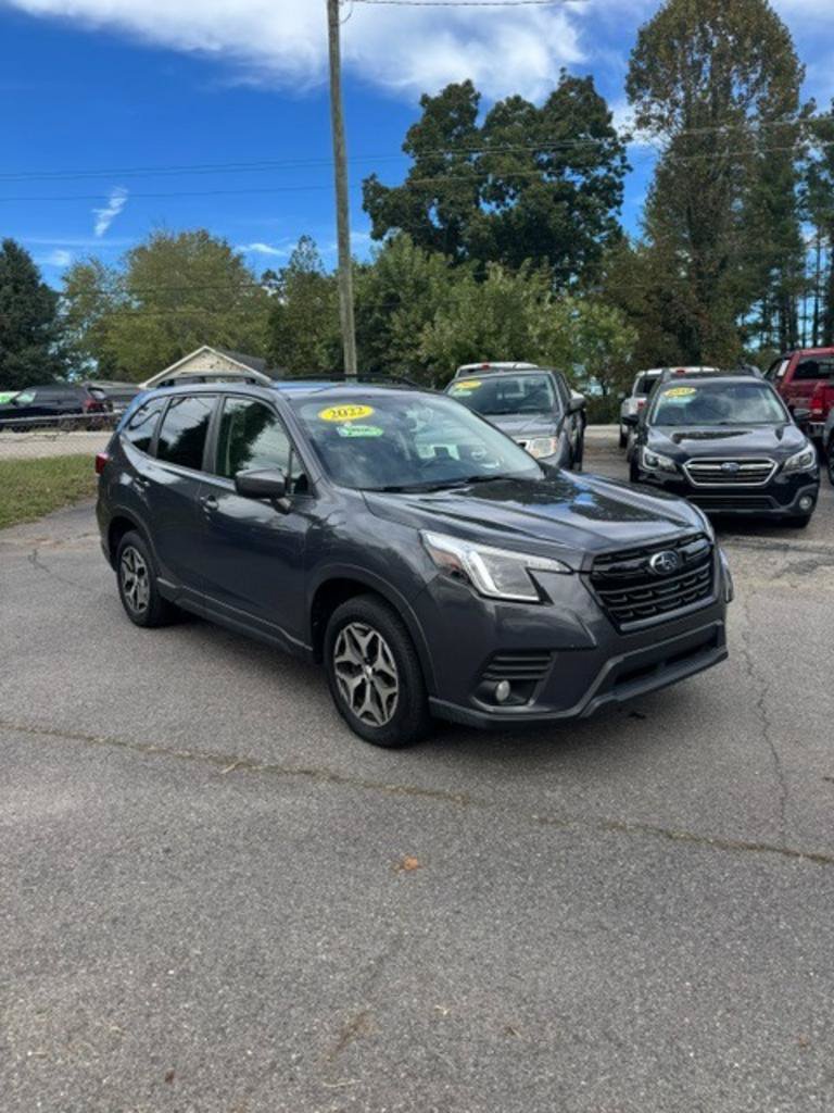 Used 2022 Subaru Forester Premium AWD/4WD image 3